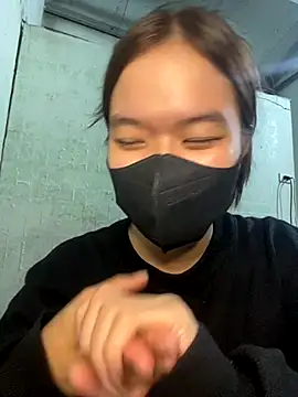 Snapshot of BUNNY050465 chatting on 11-17-25, 04:13 BUNNY050465 online show from 11-17-25, 04:13