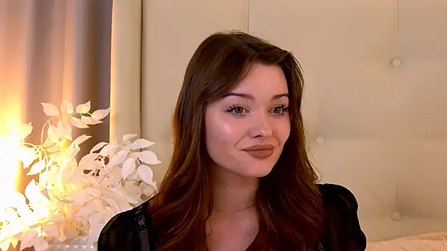 VickiBanx online show from 10-30-25, 07:21