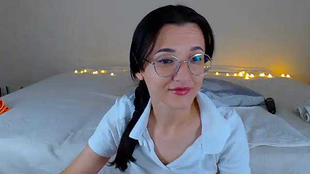 Snapshot of Dorotty_ chatting on 11-02-25, 02:14 Dorotty  online show from 11-02-25, 02:14