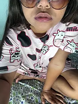 Snapshot of Cuty_Pussy1 chatting on 02-25-26, 03:32 Cuty Pussy1 online show from 02-25-26, 03:32