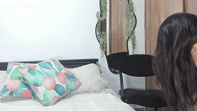 MailynAndNick online show from 04-13-26, 07:41