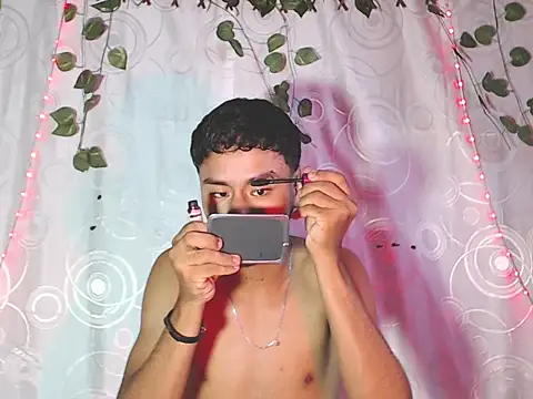 Snapshot of connor_michael01 chatting on 11-02-25, 08:22 connor michael01 online show from 11-02-25, 08:22