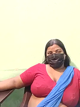 Snapshot of tamil_Nithya_J chatting on 04-19-26, 06:10 tamil Nithya J online show from 04-19-26, 06:10