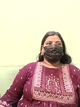 Snapshot of tamil_Nithya_J chatting on 05-02-26, 04:12 tamil Nithya J online show from 05-02-26, 04:12