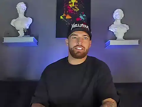 Snapshot of Thorevans2424 chatting on 11-22-25, 01:04 Thorevans2424 online show from 11-22-25, 01:04