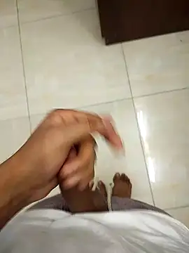 Snapshot of Tanvir879 chatting on 10-30-25, 01:29 Tanvir879 online show from 10-30-25, 01:29