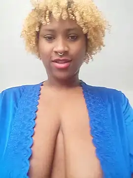 EvonyFoxxx online show from 01-11-26, 04:12