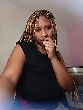 Snapshot of EvonyFoxxx chatting on 06-07-26, 01:43 EvonyFoxxx online show from 06-07-26, 01:43