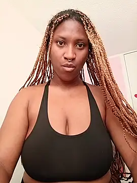 Snapshot of EvonyFoxxx chatting on 07-12-26, 08:33 EvonyFoxxx online show from 07-12-26, 08:33