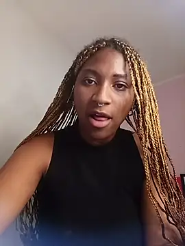Snapshot of EvonyFoxxx chatting on 07-13-26, 11:18 EvonyFoxxx online show from 07-13-26, 11:18