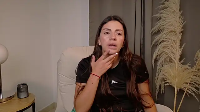 Snapshot of SeleneNova chatting on 05-21-26, 03:30 SeleneNova online show from 05-21-26, 03:30