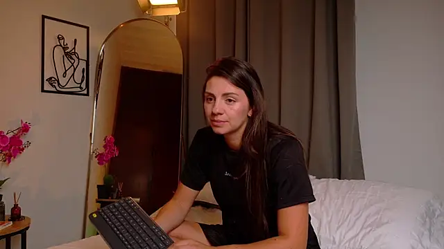 Snapshot of SeleneNova chatting on 07-09-26, 06:56 SeleneNova online show from 07-09-26, 06:56