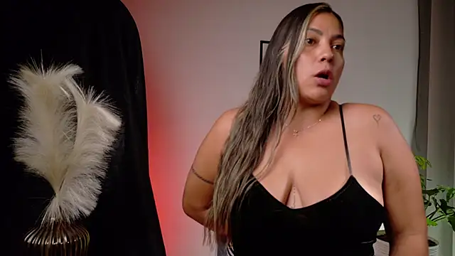 Zara Nova online show from 04-15-26, 11:16