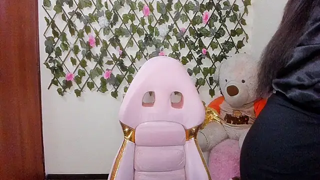 Snapshot of melani_ferraraa_ chatting on 11-26-25, 06:58 melani ferraraa online show from 11-26-25, 06:58