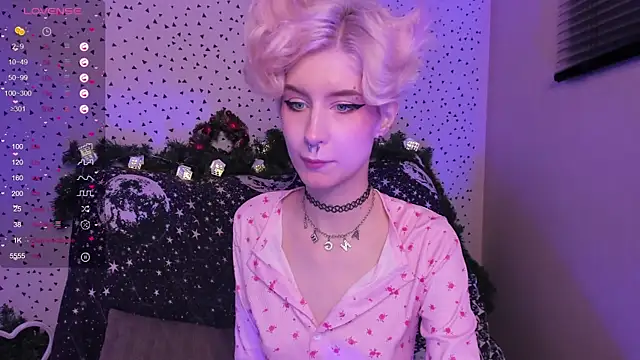 Snapshot of Angel_Julles chatting on 12-20-25, 01:56 Angel Julles online show from 12-20-25, 01:56
