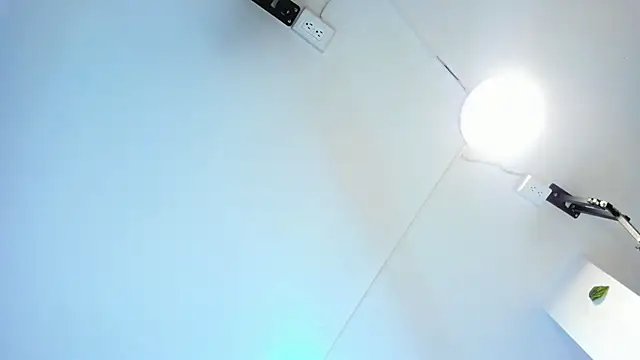 CinthiaJones online show from 10-31-25, 05:47