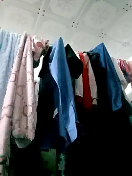 Snapshot of Elina_99 chatting on 11-06-25, 01:17 Elina 99 online show from 11-06-25, 01:17