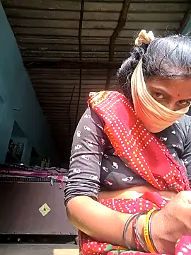 Snapshot of Neha4545 chatting on 12-14-25, 07:14 Neha4545 online show from 12-14-25, 07:14