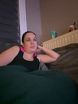 Snapshot of Girlysensuelle chatting on 11-17-25, 08:47 Girlysensuelle online show from 11-17-25, 08:47