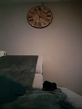 Snapshot of Girlysensuelle chatting on 11-21-25, 08:13 Girlysensuelle online show from 11-21-25, 08:13