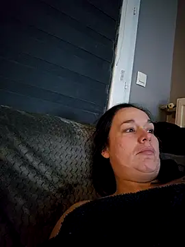 Snapshot of Girlysensuelle chatting on 12-02-25, 08:04 Girlysensuelle online show from 12-02-25, 08:04