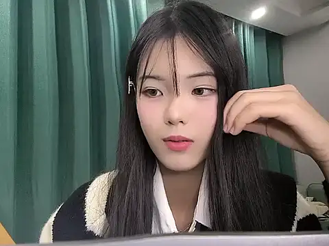 Snapshot of Angela-172 chatting on 11-03-25, 12:06 Angela-172 online show from 11-03-25, 12:06