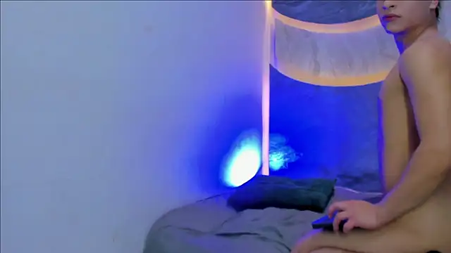 Snapshot of Hot_guys_sex3_ chatting on 10-31-25, 04:52 Hot guys sex3  online show from 10-31-25, 04:52