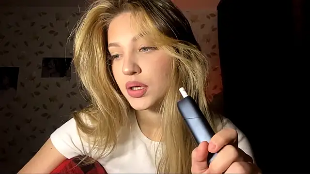 OrethaEredia online show from 11-04-25, 03:22