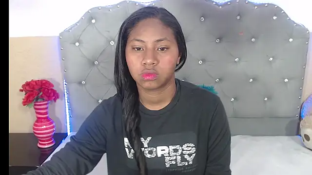 Snapshot of valentinavega18x chatting on 11-10-25, 03:05 valentinavega18x online show from 11-10-25, 03:05