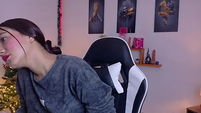 valeria aragon1107 online show from 12-17-25, 07:42