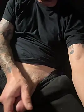 Snapshot of RobsBigD chatting on 10-31-25, 08:04 RobsBigD online show from 10-31-25, 08:04