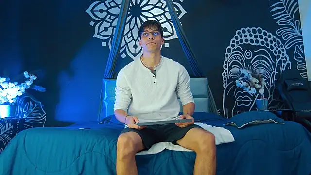 AlessioVitale online show from 01-08-26, 12:07