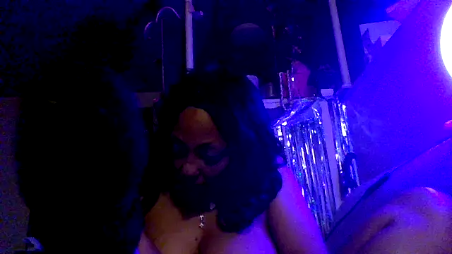 Snapshot of Juicyapplecandy chatting on 11-12-25, 11:10 Juicyapplecandy online show from 11-12-25, 11:10