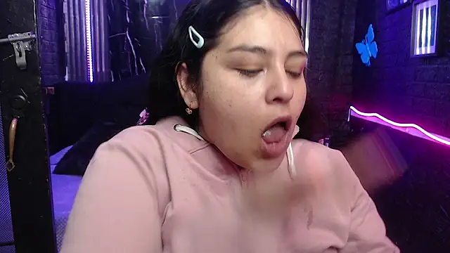 Snapshot of lehia_285 chatting on 05-19-26, 01:06 lehia 285 online show from 05-19-26, 01:06