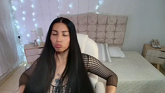 Snapshot of iriina_hotbusty chatting on 11-18-25, 10:36 iriina hotbusty online show from 11-18-25, 10:36