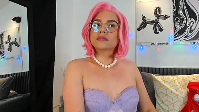 Cloe Bonne online show from 12-14-25, 07:40