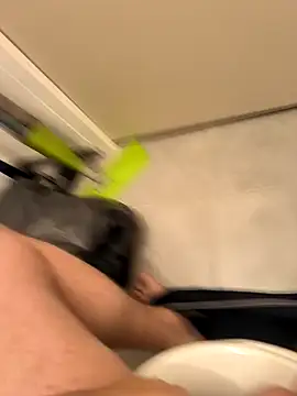 Snapshot of Siegwards chatting on 10-31-25, 01:28 Siegwards online show from 10-31-25, 01:28