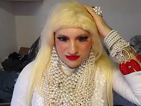 VanesaCrossic online show from 12-19-25, 09:27