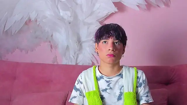 Leo Glow online show from 02-06-26, 01:14