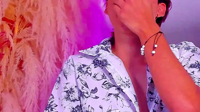 Leo Glow online show from 02-13-26, 12:56