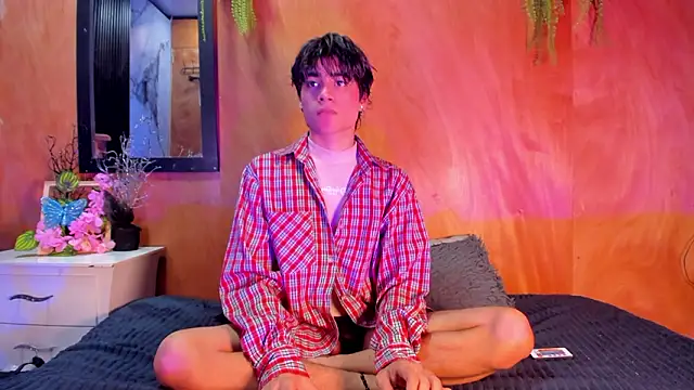 Leo Glow online show from 03-24-26, 11:43