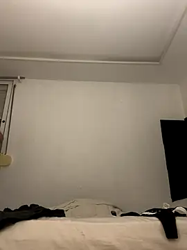 Snapshot of Zaskeee chatting on 10-31-25, 01:50 Zaskeee online show from 10-31-25, 01:50