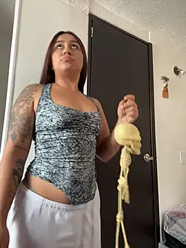 Saray lo online show from 10-31-25, 07:48