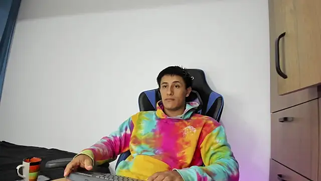 Snapshot of dorman_boy chatting on 11-19-25, 03:39 dorman boy online show from 11-19-25, 03:39