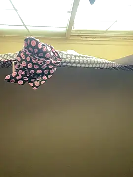 Snapshot of redbaby29 chatting on 10-31-25, 07:15 redbaby29 online show from 10-31-25, 07:15