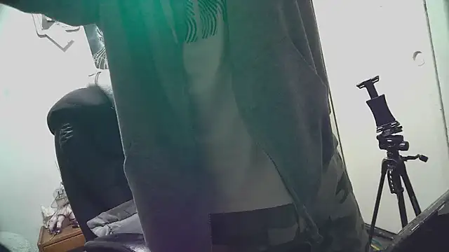 Snapshot of YoungStallionXL chatting on 02-26-26, 06:12 YoungStallionXL online show from 02-26-26, 06:12