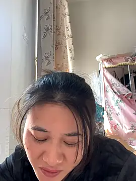 Snapshot of daaqnn chatting on 11-15-25, 02:42 daaqnn online show from 11-15-25, 02:42