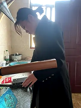 Snapshot of daaqnn chatting on 11-27-25, 11:40 daaqnn online show from 11-27-25, 11:40