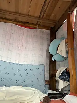 Snapshot of daaqnn chatting on 03-06-26, 01:35 daaqnn online show from 03-06-26, 01:35