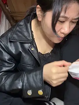 Snapshot of daaqnn chatting on 03-09-26, 02:15 daaqnn online show from 03-09-26, 02:15